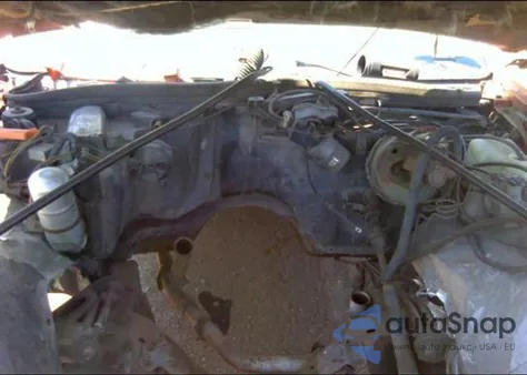 1977 Oldsmobile Delta 88 z USA, uszkodzony, nr VIN 3N69L7C124286